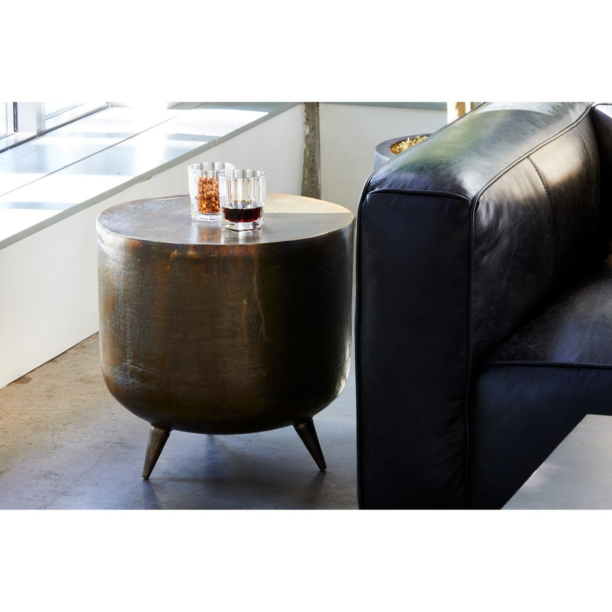 Moe's Home Collection Kettel Accent Table Brass - QK-1001-43 - Moe's Home Collection - side tables - Minimal And Modern - 1