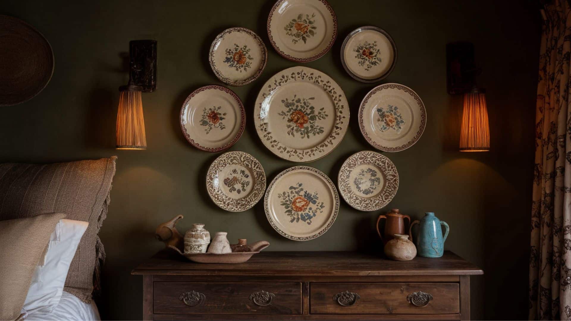 wall mounted plate display