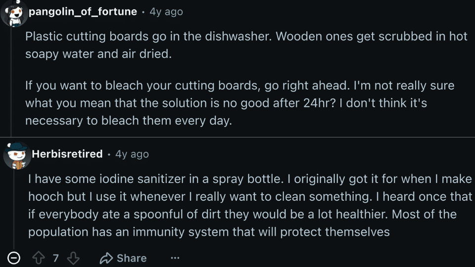 people giving advice fom their experiences of safe and healthy living with a cutting board and sharing ways to disinfect their cutting boards